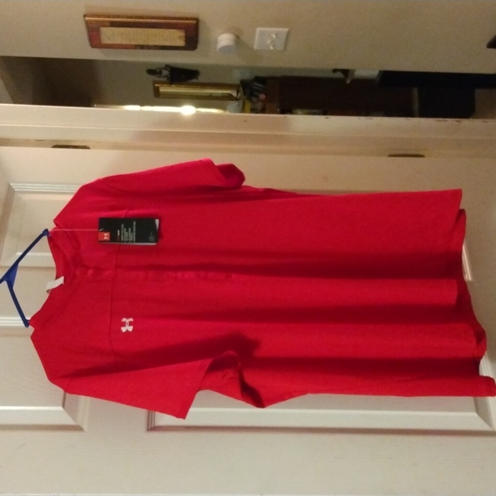 UNDER ARMOUR ACTIVE WEAR HEATGEAR SHIRT SIZE 2XL.